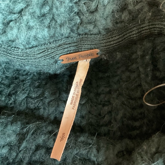 Free People Emerald Green Turtleneck Sweater Size Small Wool Blend - Picture 3 of 5